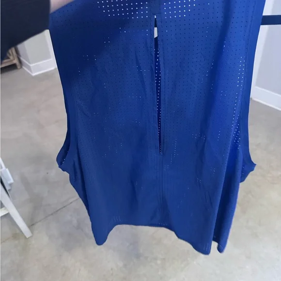 Gap Fit Mesh Muscle Tank -  Blue Sleeveless Tank Top - Picture 2 of 3